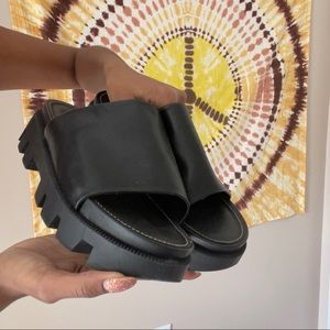 Urban Outfitters Roxy Slides